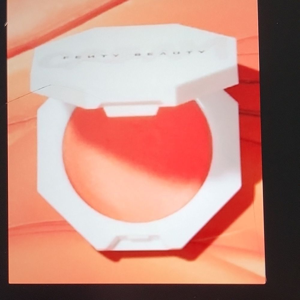 New Fenty Beauty Cheeks Out Freestyle Cream Blush  Peach Face